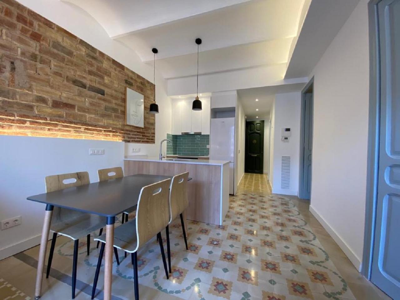11 Lope Apartment